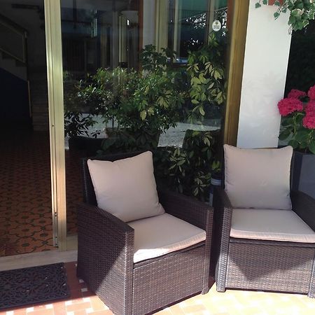 Hotel Mirella Римини Экстерьер фото