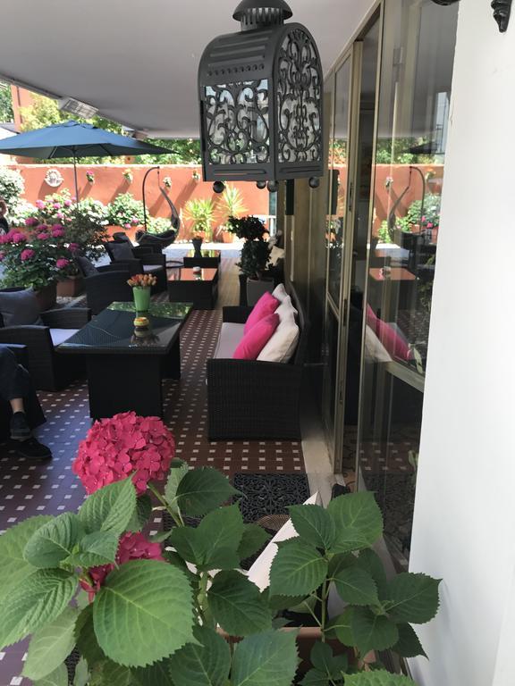 Hotel Mirella Римини Экстерьер фото