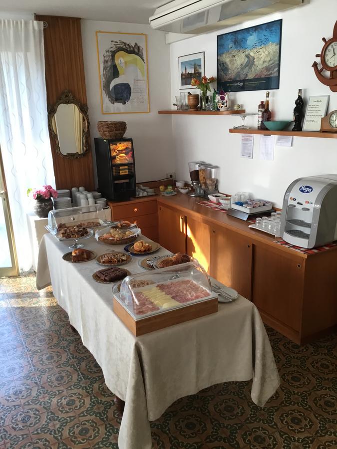 Hotel Mirella Римини Экстерьер фото